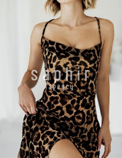 Julia – escort bij Saphir Escort Agency. Stijlvol, sensueel en onweerstaanbaar gezelschap voor wie enkel het beste wil.